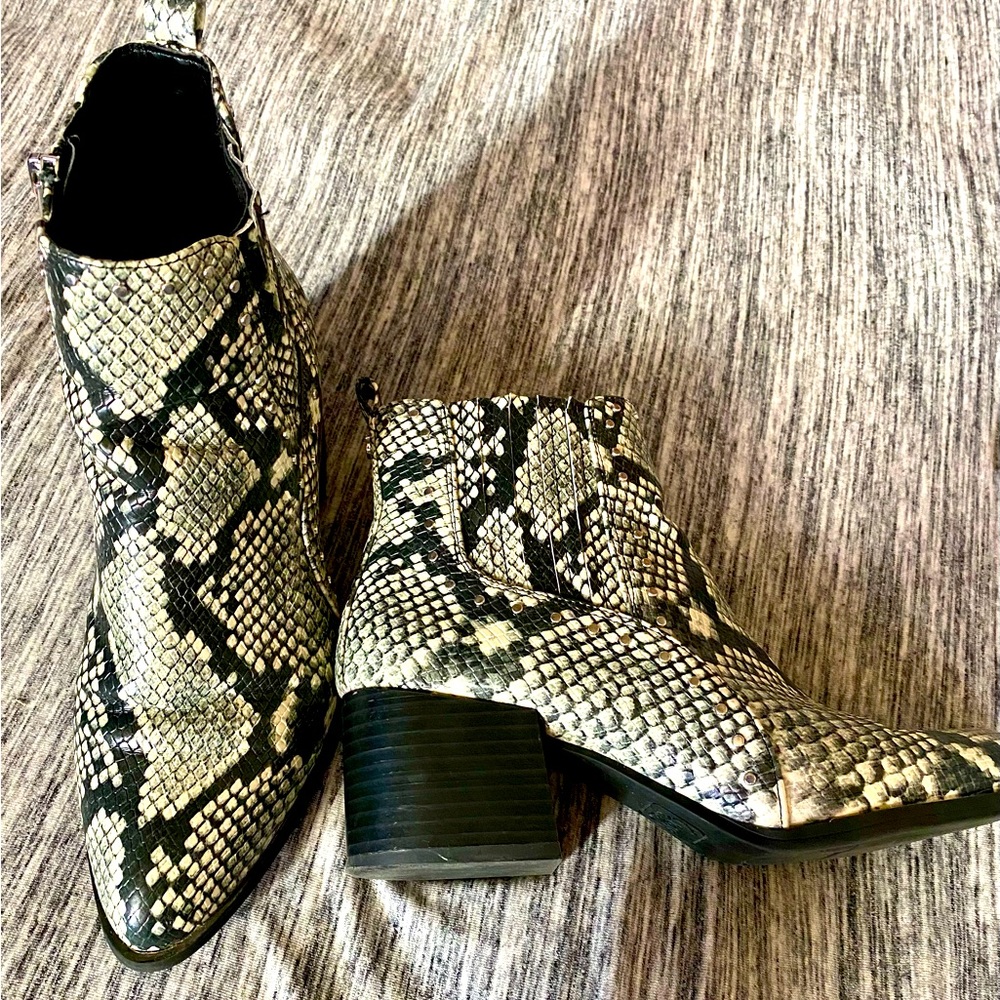 circus by sam edelman snake print chunky stacked mid heel booties